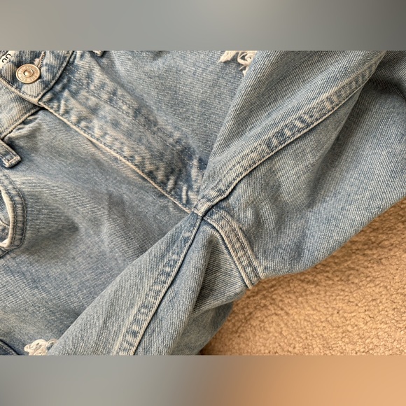 BDG Light Wash High-Rise Baggy Jeans - Picture 4 of 6